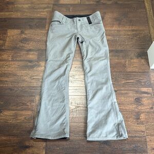 Women’s Holden ski pants, Classics, size small, grey.
